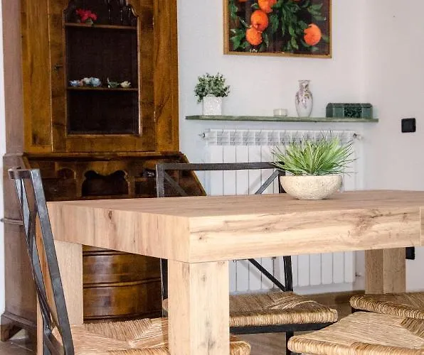 Anma The Secret Garden アパート Pianello Del Lario